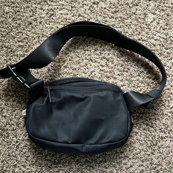 Lululemon Belt Bag - Picture 3 of 5